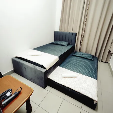 Cheras Landed Homestay 4Br - 10Pax - Mrt Suntex Exterior photo