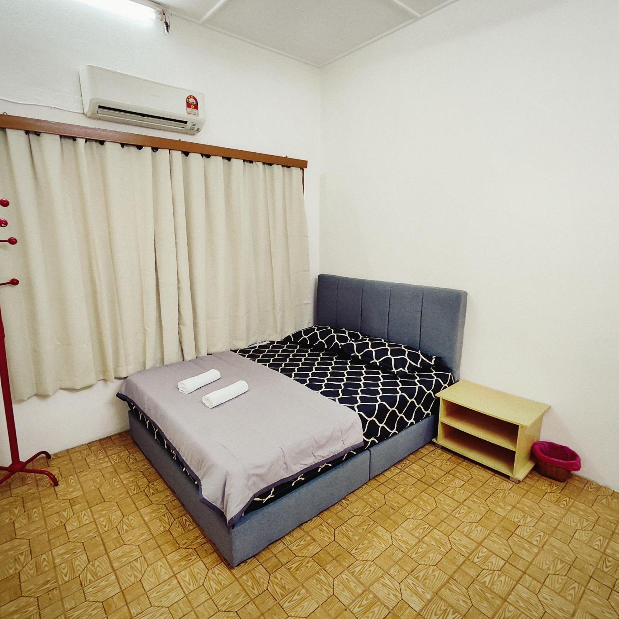 Landed 4br - 10pax - Mrt Suntex Holiday home Cheras