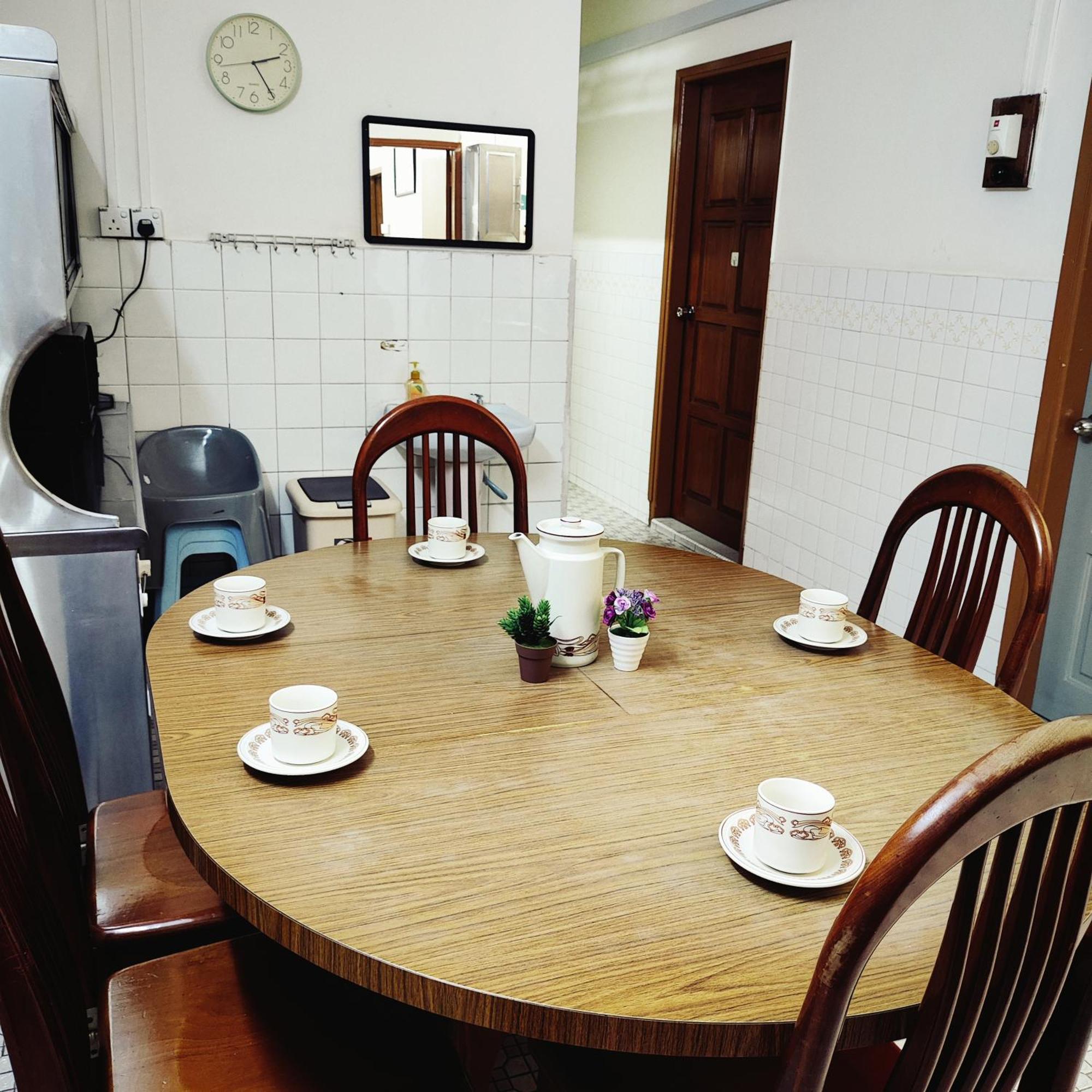 Holiday home Landed 4br - 10pax - Mrt Suntex